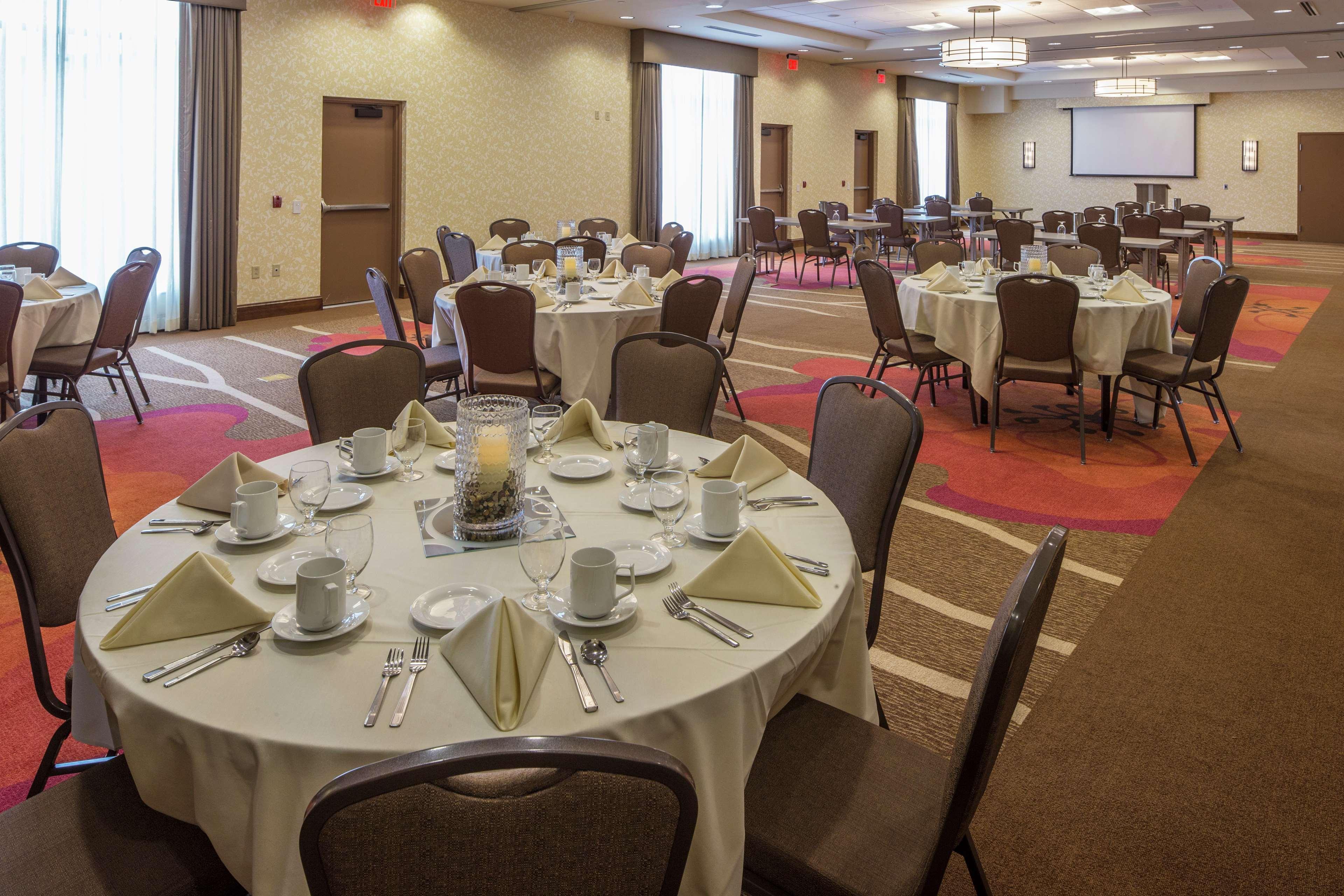 Hilton Garden Inn Uniontown Exterior photo
